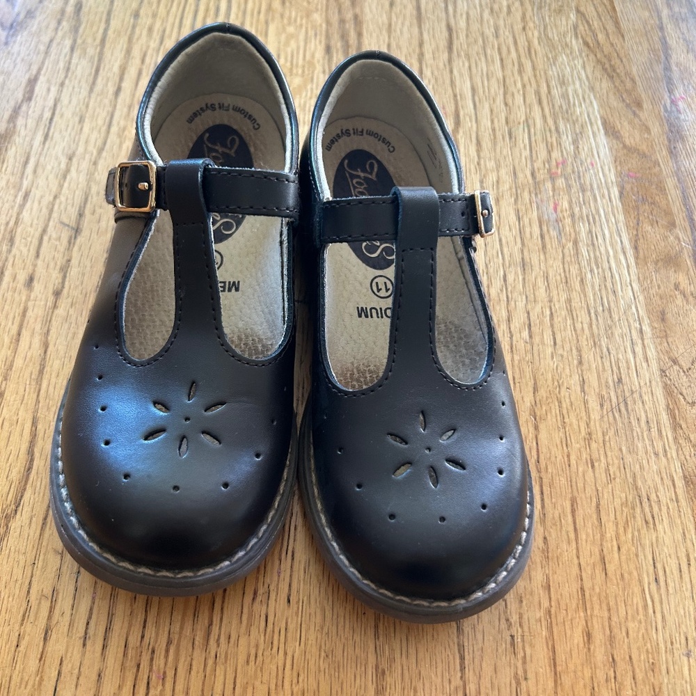 Footmates Sherry Girls Shoes size 11- Dark Brown